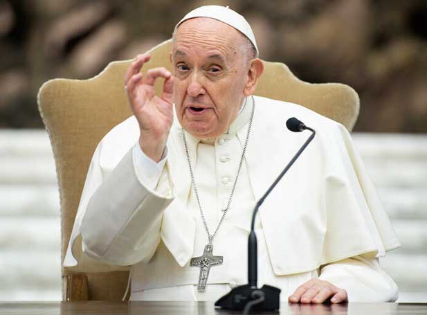 Papa Francesco si pronuncia sulla società e sul ruolo dell'anziano